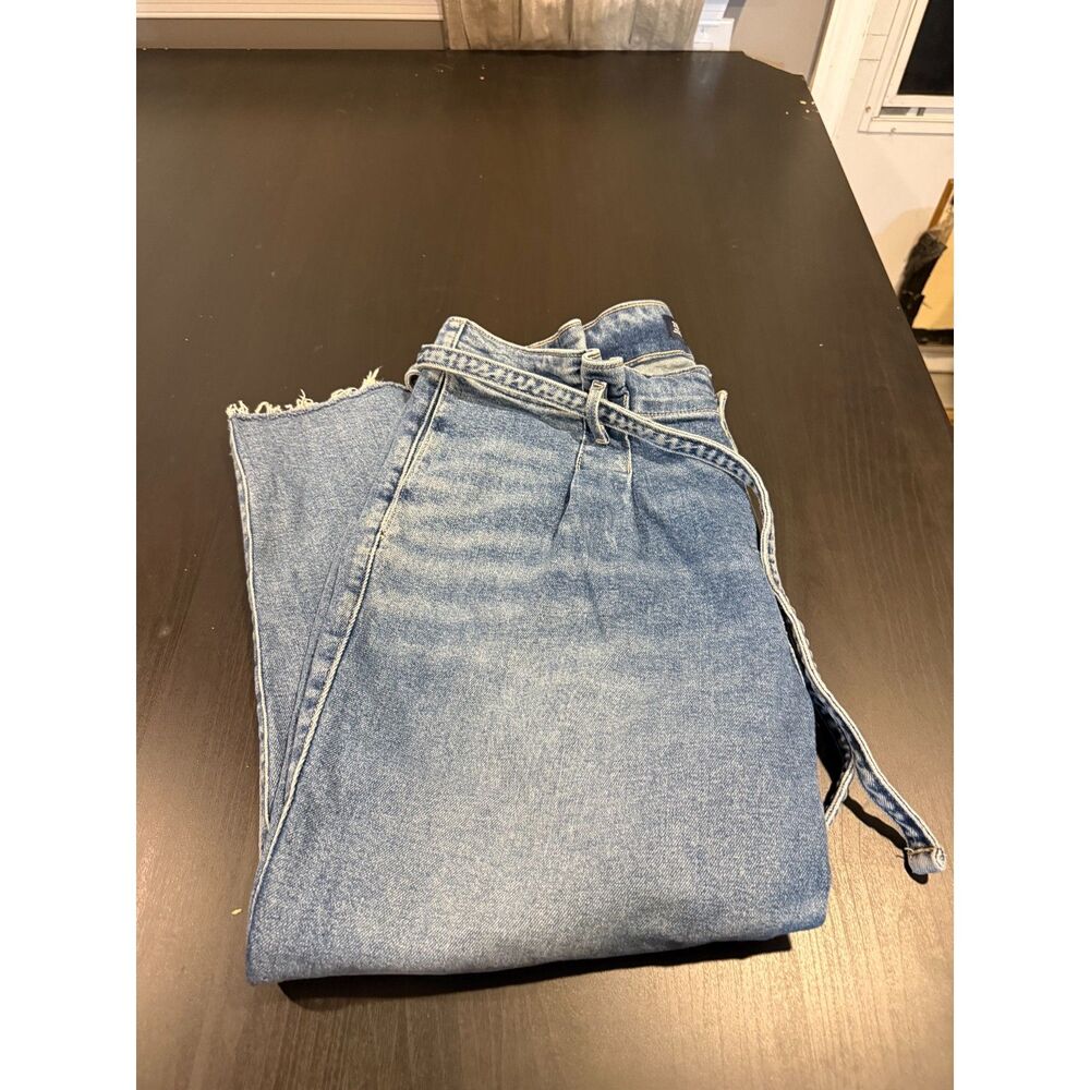 21S Hollister Curvy ultra High-rise mom jean